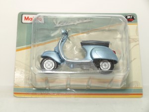 moto maisto miniatura escala 1/18 vespa
