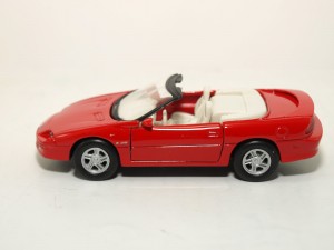 coche a escala miniatura Chevrolet Camaro 1996