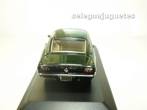 ford mustang gt bullit 1968 steve mcqueen escala 1-43 yat ming